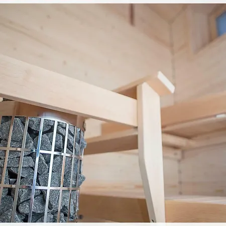 アパートホテル Crystal 1 3*